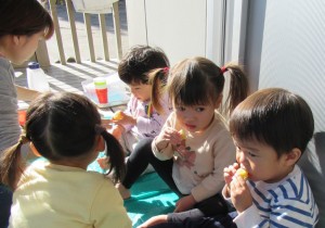 つくしんぼ　焼き芋　食べる